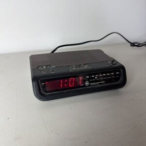 Vintage GE Digital Alarm Clock Radio AM FM Woodgrain Model 7-4613D TESTED
